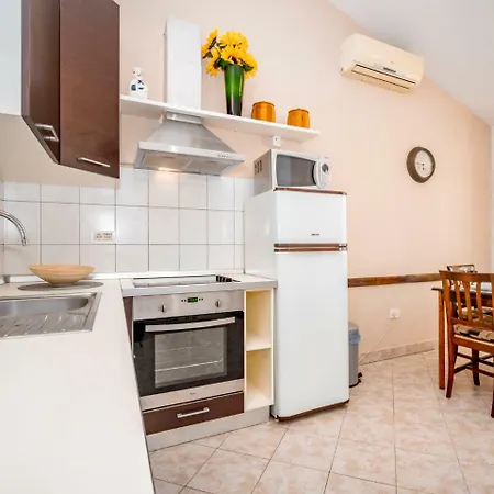 Martina-2 Apartament Bašanija