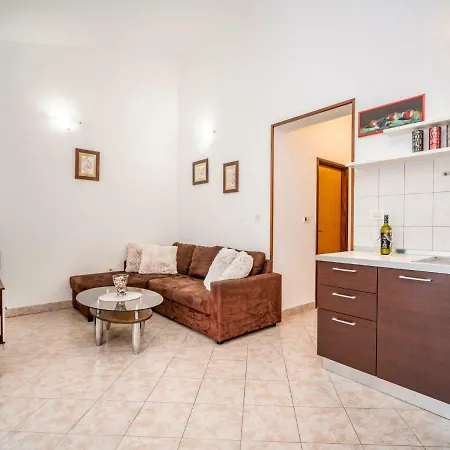 Apartament Martina-2 *